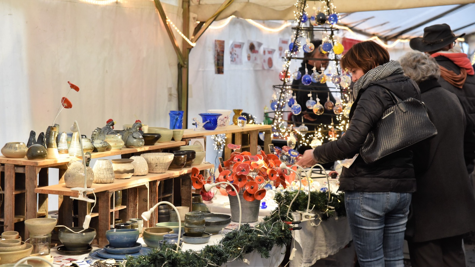 Exhibition of ceramic creations on one of the Christmas market stalls