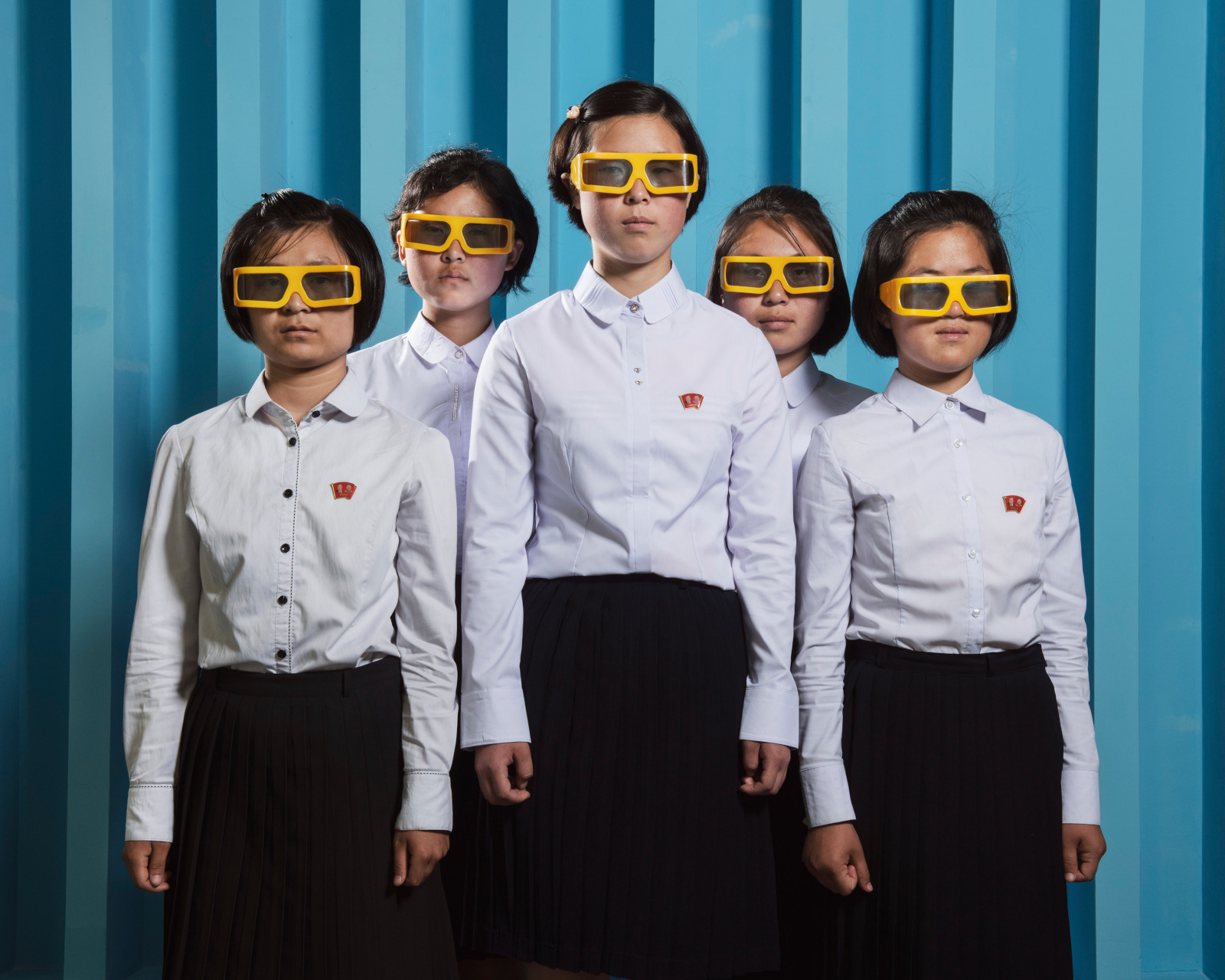 Stephan Gladieu. Des etudiantes dans le premier cinema 3D, Pyongyang, Coree du Nord © Stephan Gladieu courtesy School Gallery / Olivier Castaing