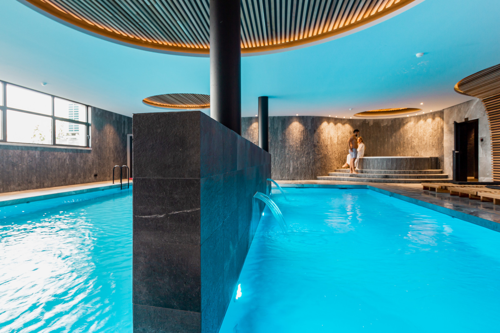 Swimming pool of the Van der Valk Congres & Spa hotel in Mons