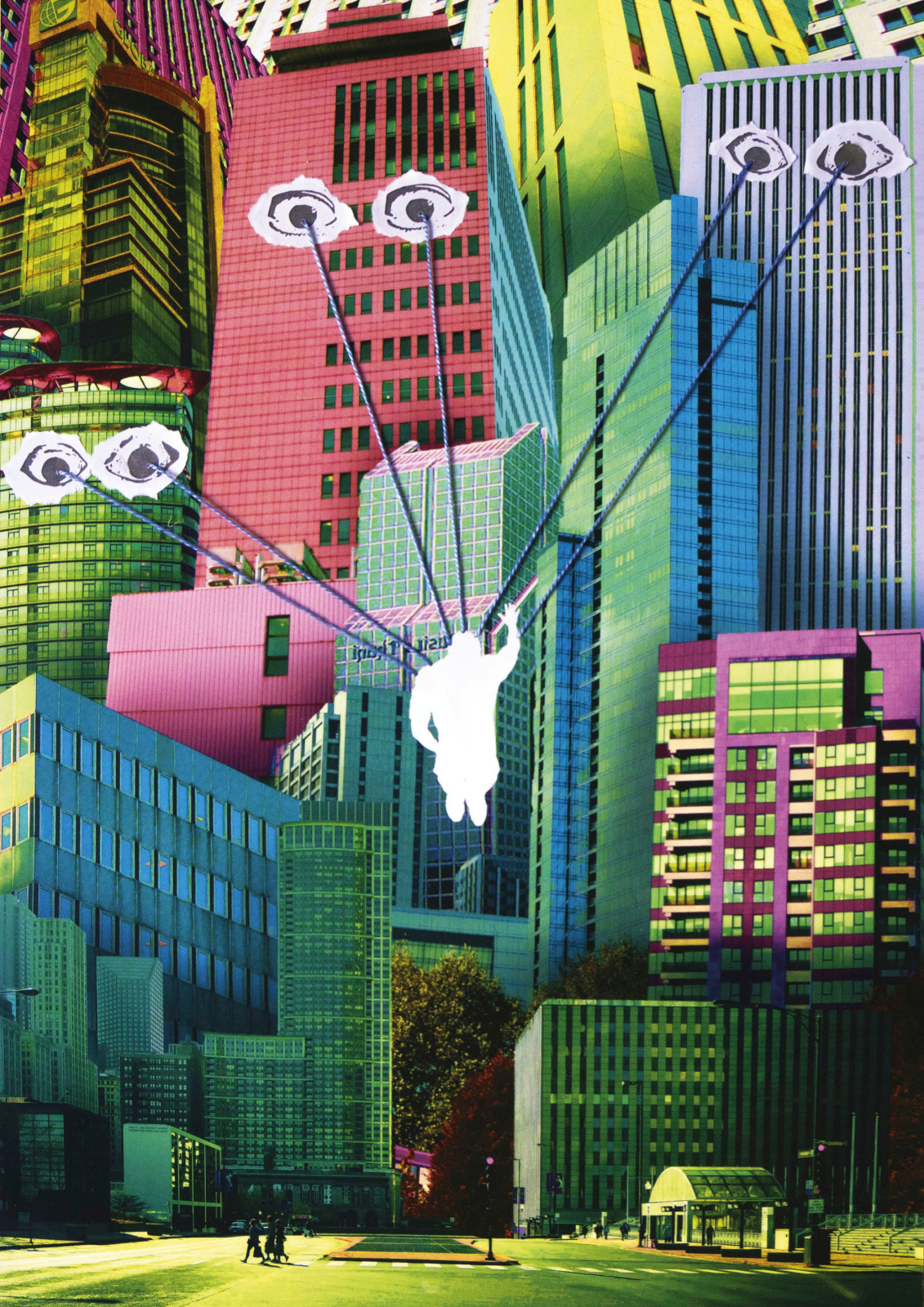 Foto van een veelkleurige stad met daarboven een persoon die aan een draadje aan de gebouwen hangt