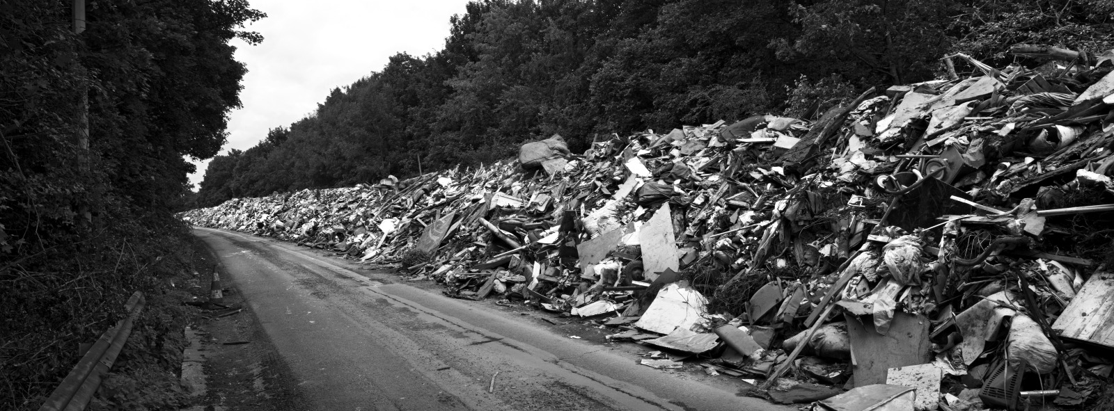 La bretelle désaffectée de l’autoroute A601 était l’un des trois sites de stockage des 150 000 tonnes de déchets récoltés dans les communes touchées par les inondations de juillet 2021.