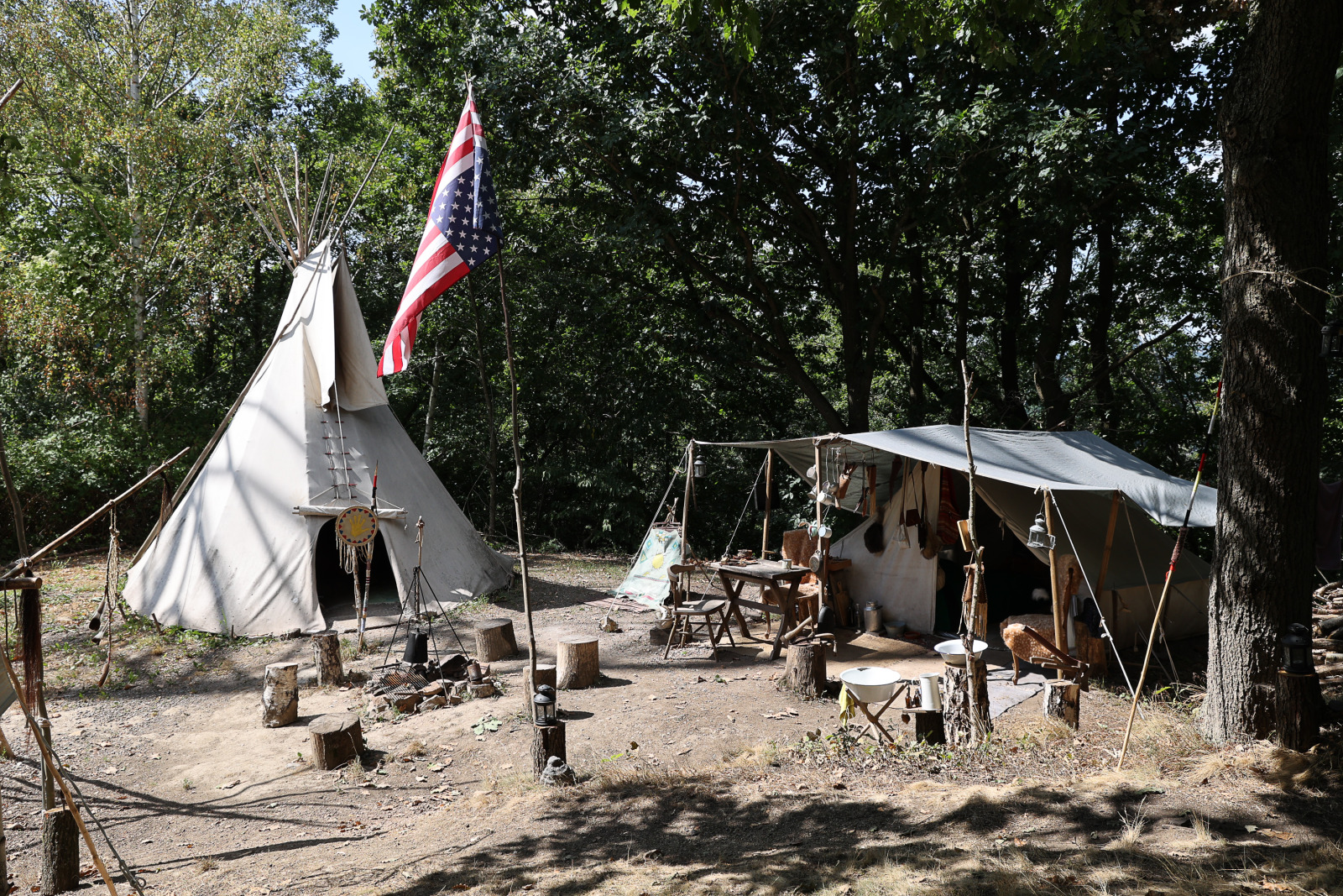 Campement et tipi indien - L'Ouest américain en Belgique - Chaudfontaine
