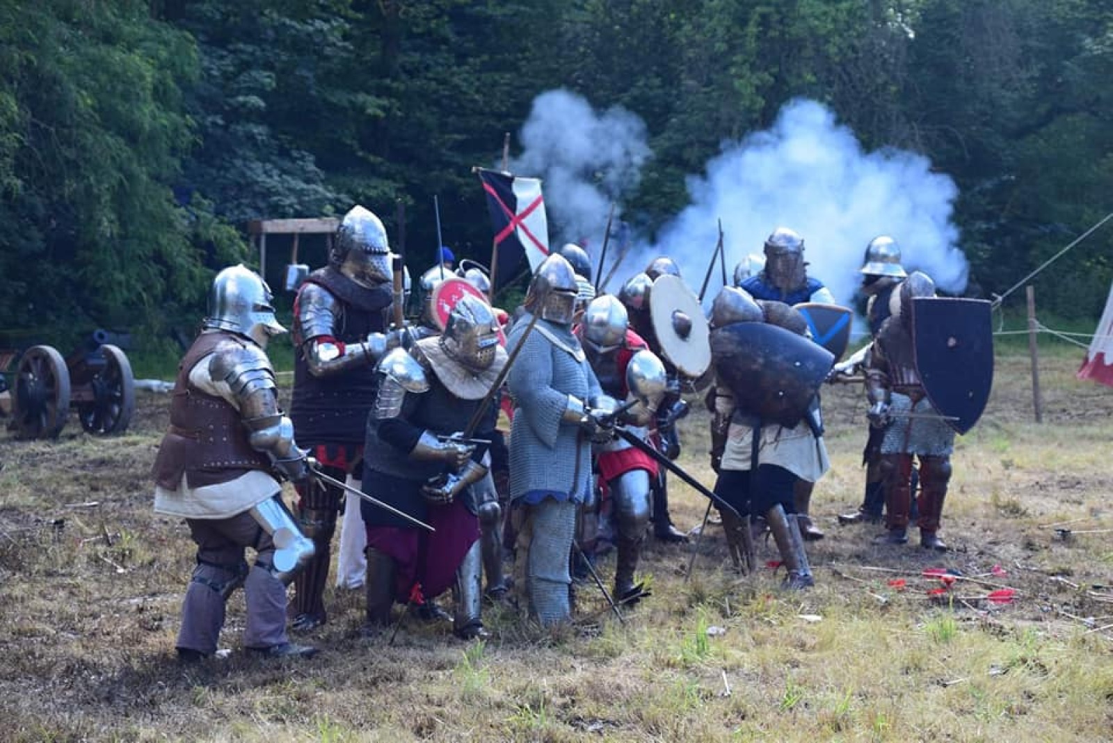 Combat de soldats médiévaux