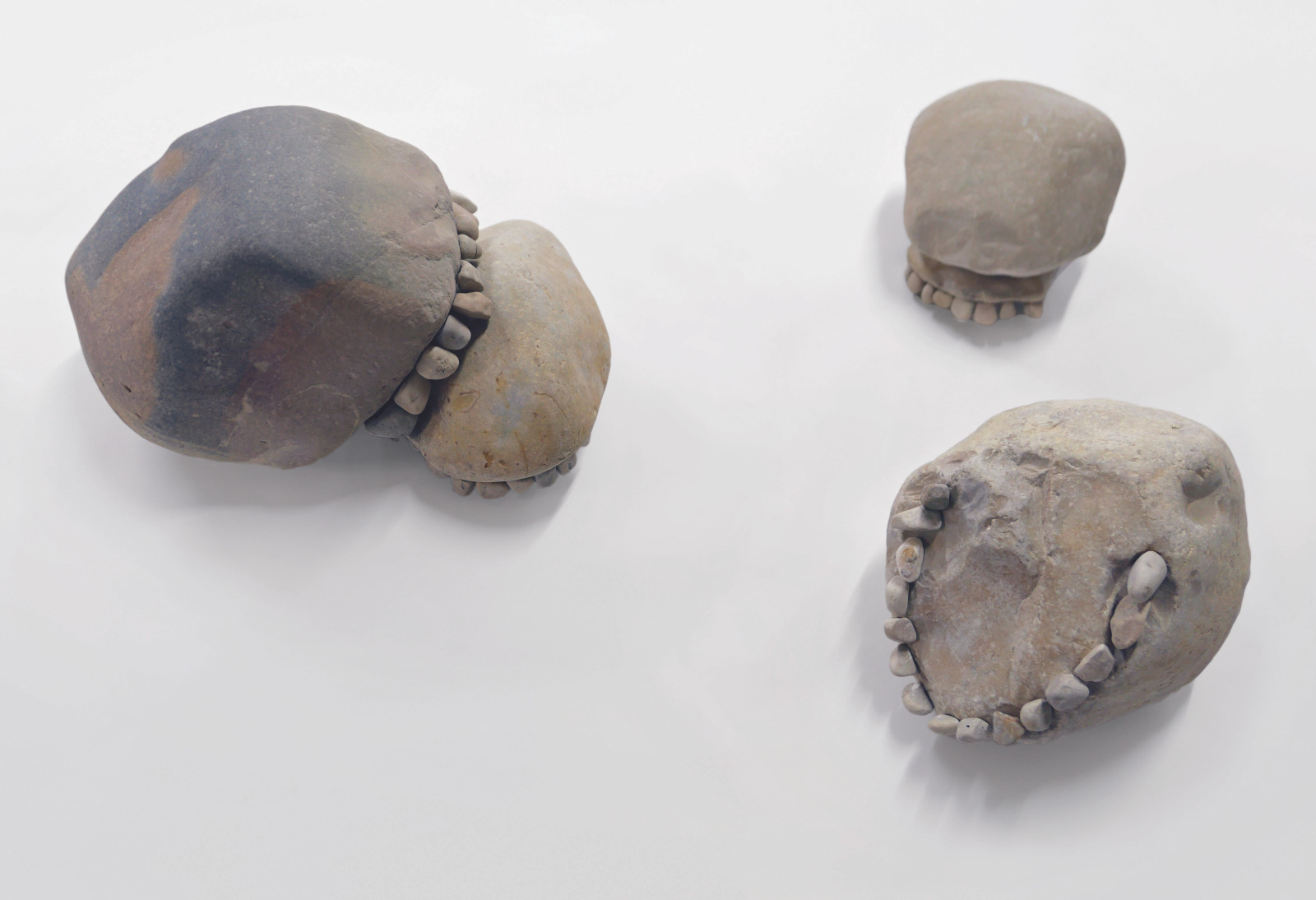 Reconstruction of human jaws using stones