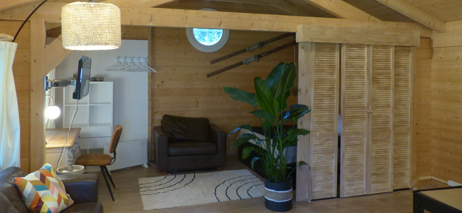 Interior of the Wood and Work holiday rental in Bierges