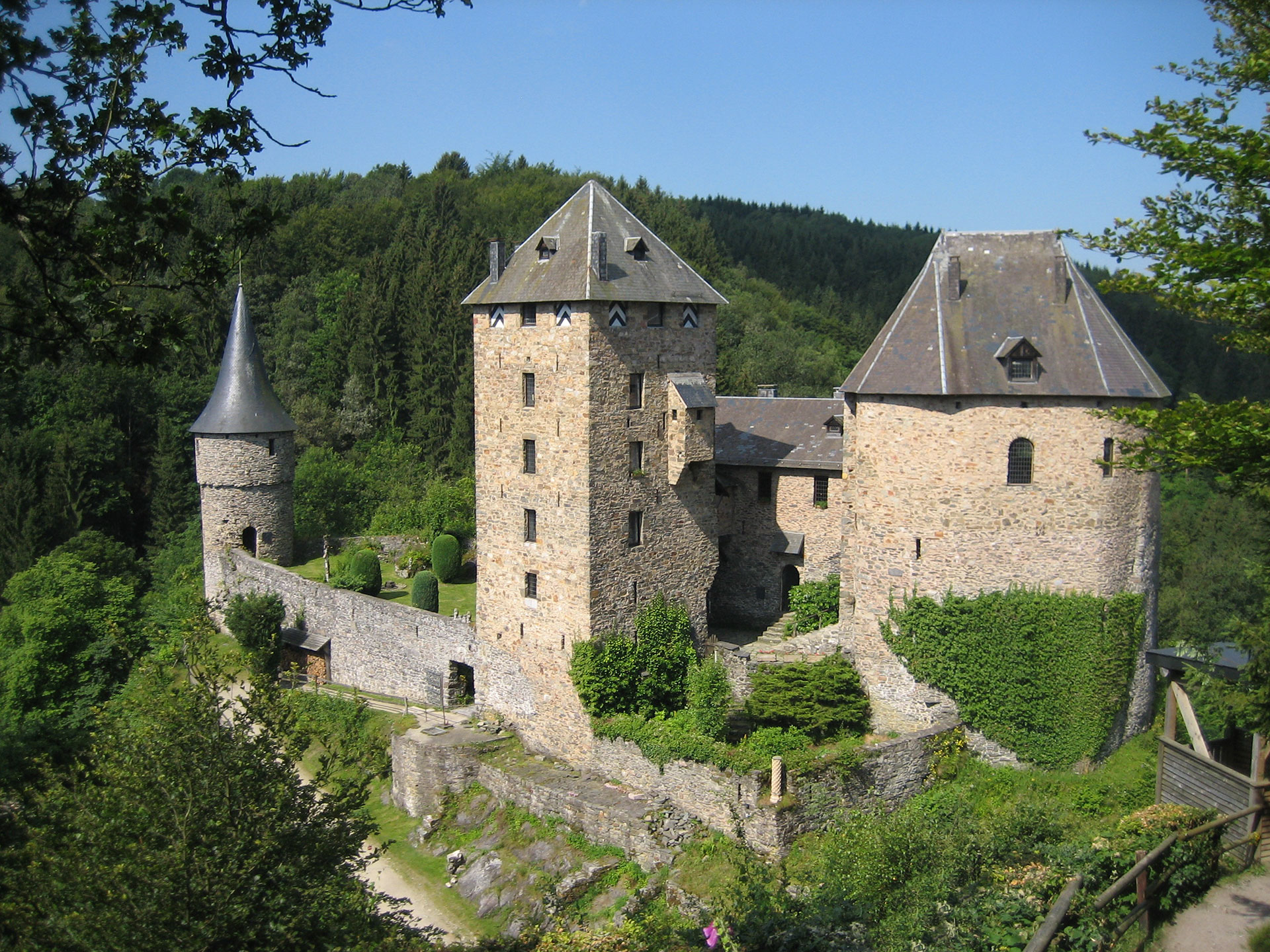 Château - Reinhardstein - Canton de l'Est - Wallonie insolite