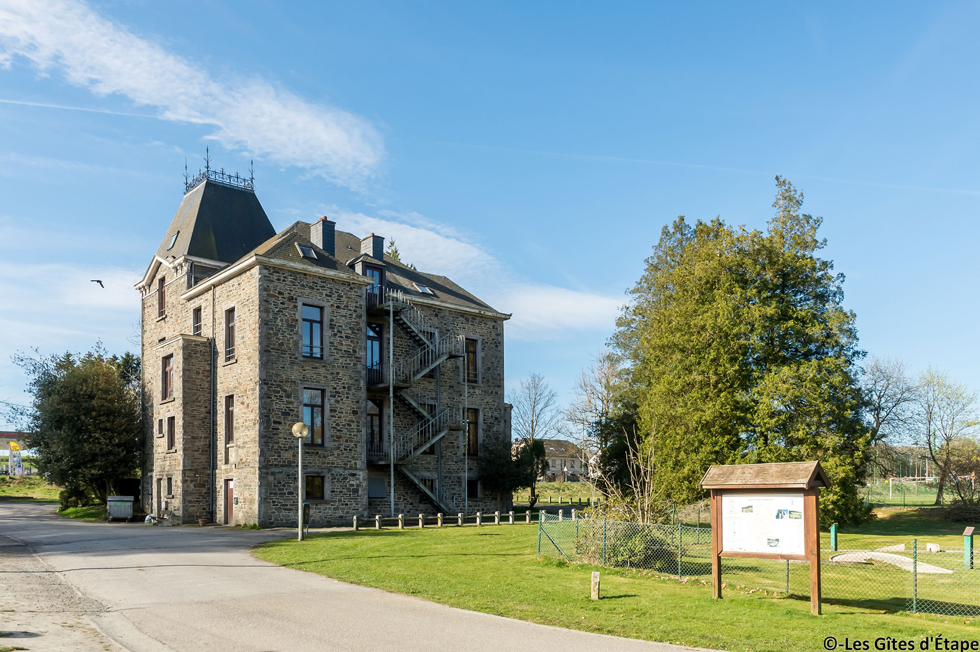 Gîte d'Étape - KALEO - Bastogne - Domaie de Renval - Hébergement - séjours - activités