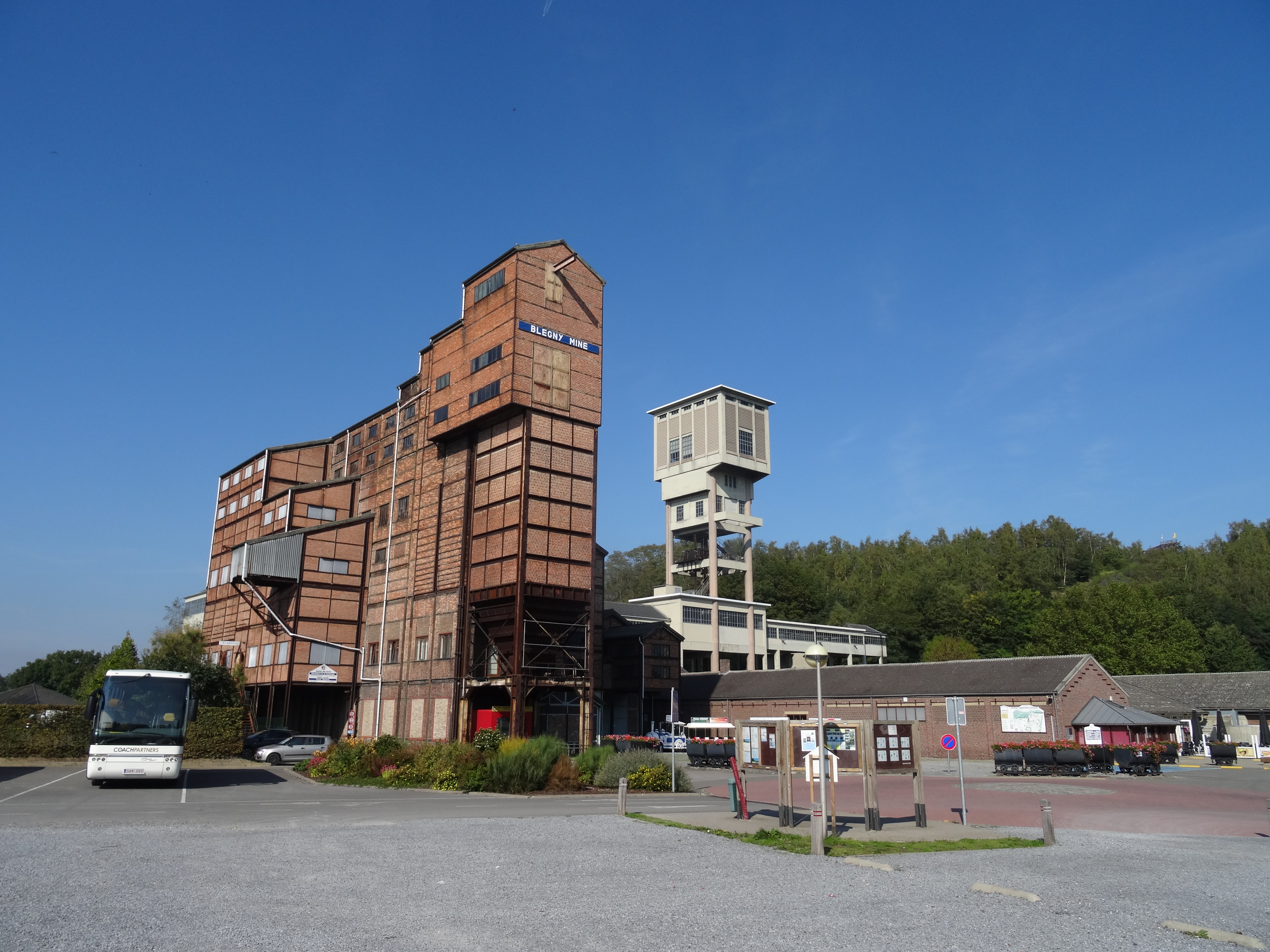 Vue extérieure du site de Blegny-Mine reconnu au Patrimoine Mondial Unesco