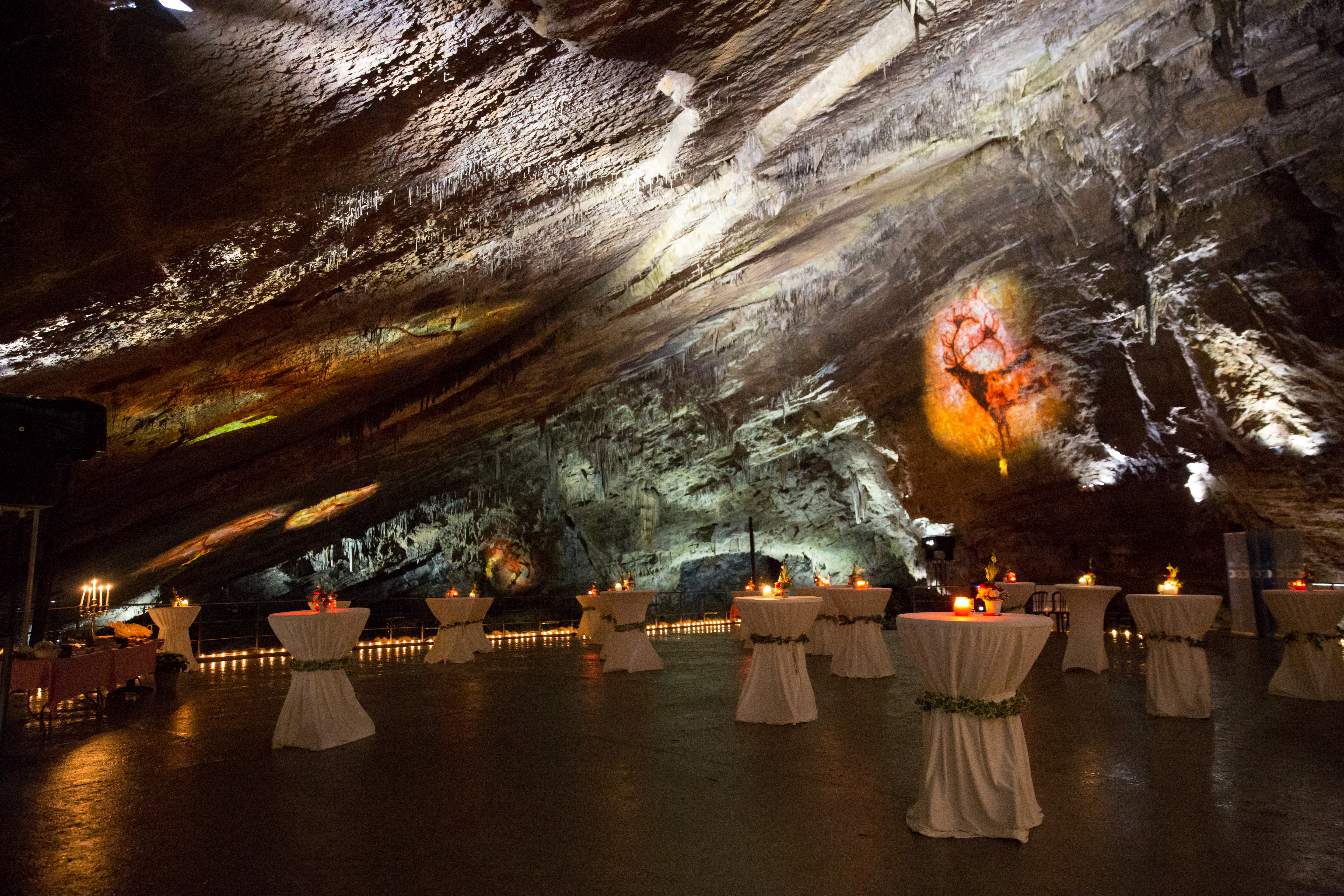 Grottes de Han - Dinner in the caves - salle