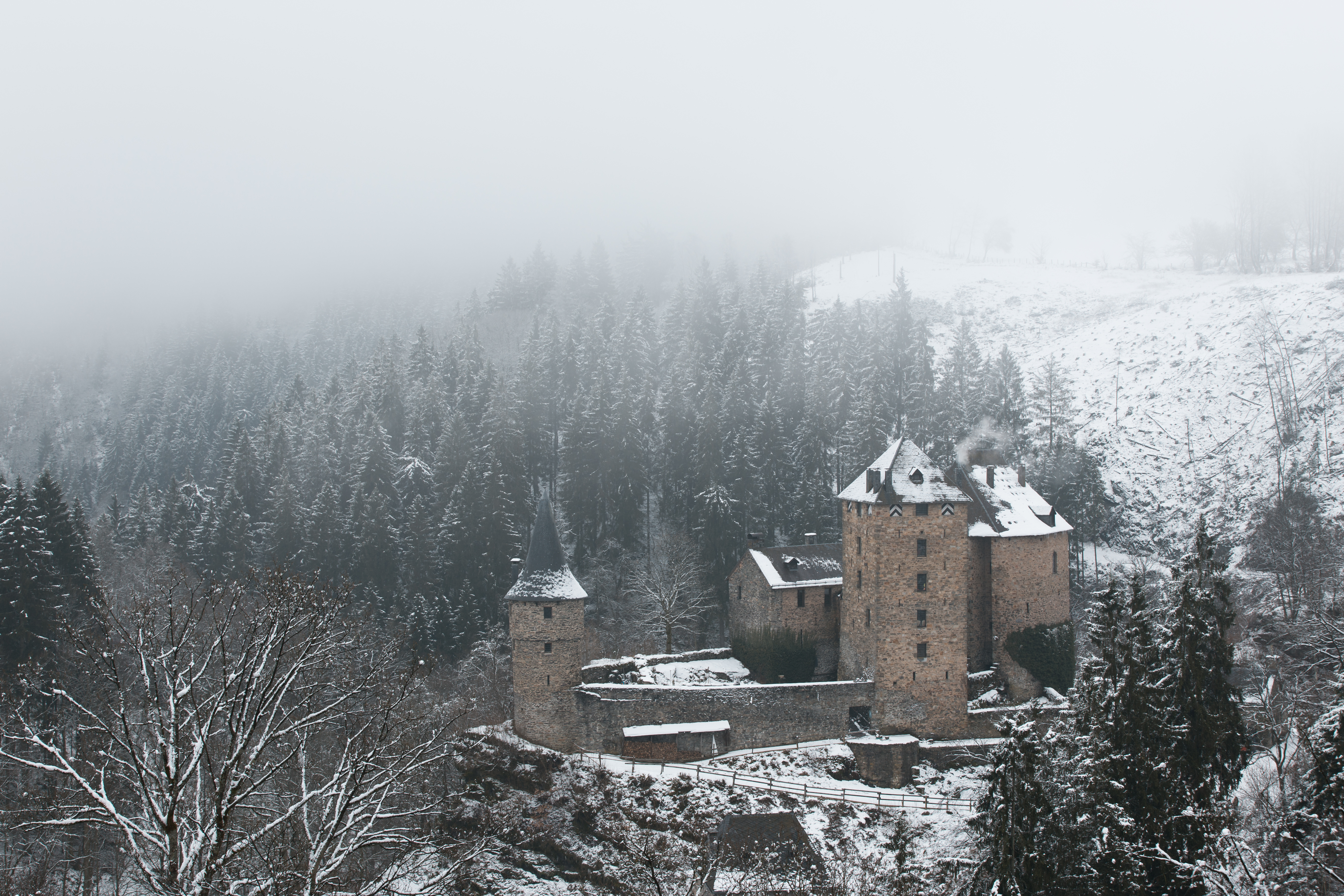le Château de Reinhardstein sous la neige