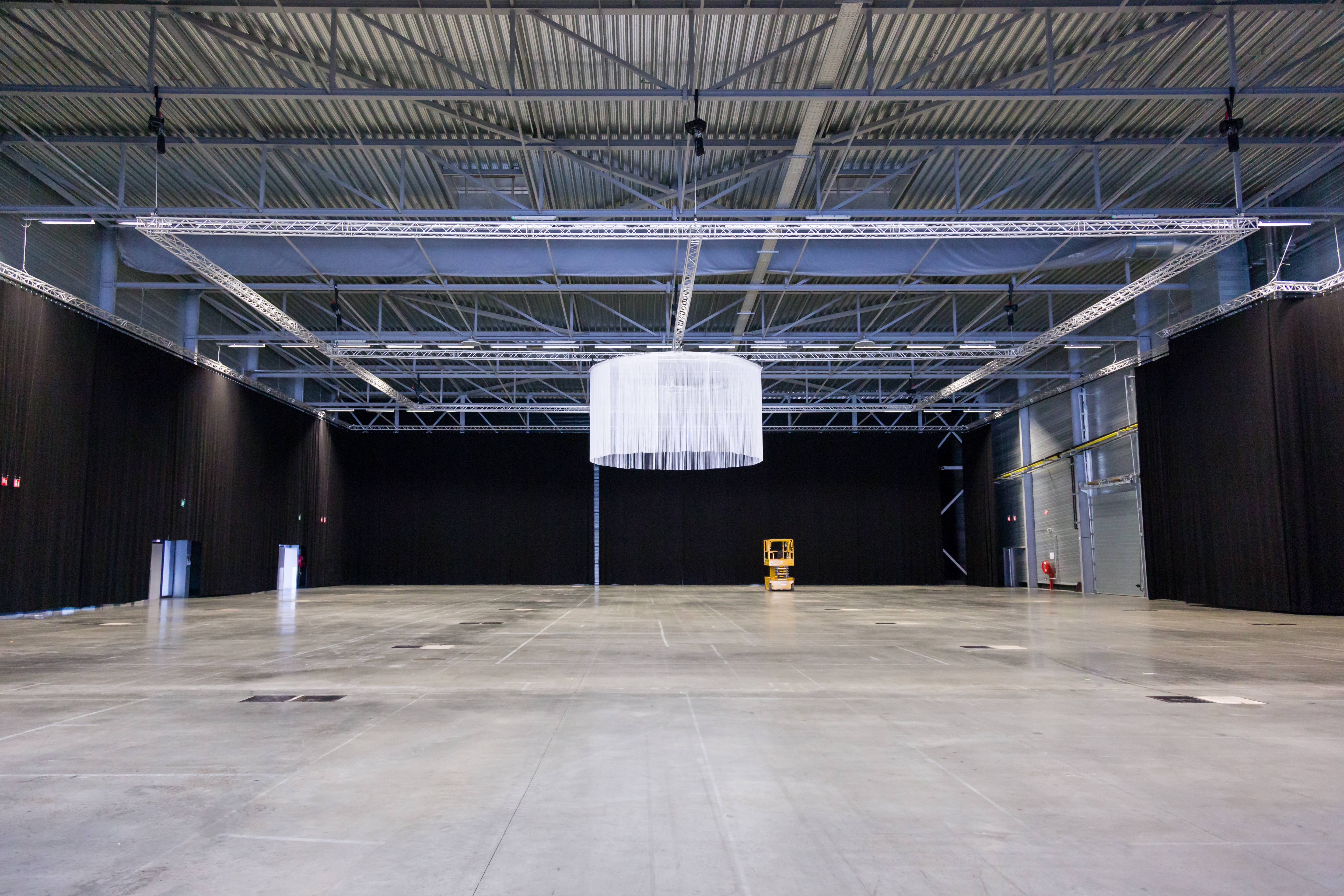 Grand espace de 5000 m2 modulable pour les congrès foires et salons à la Louvière en Wallonie