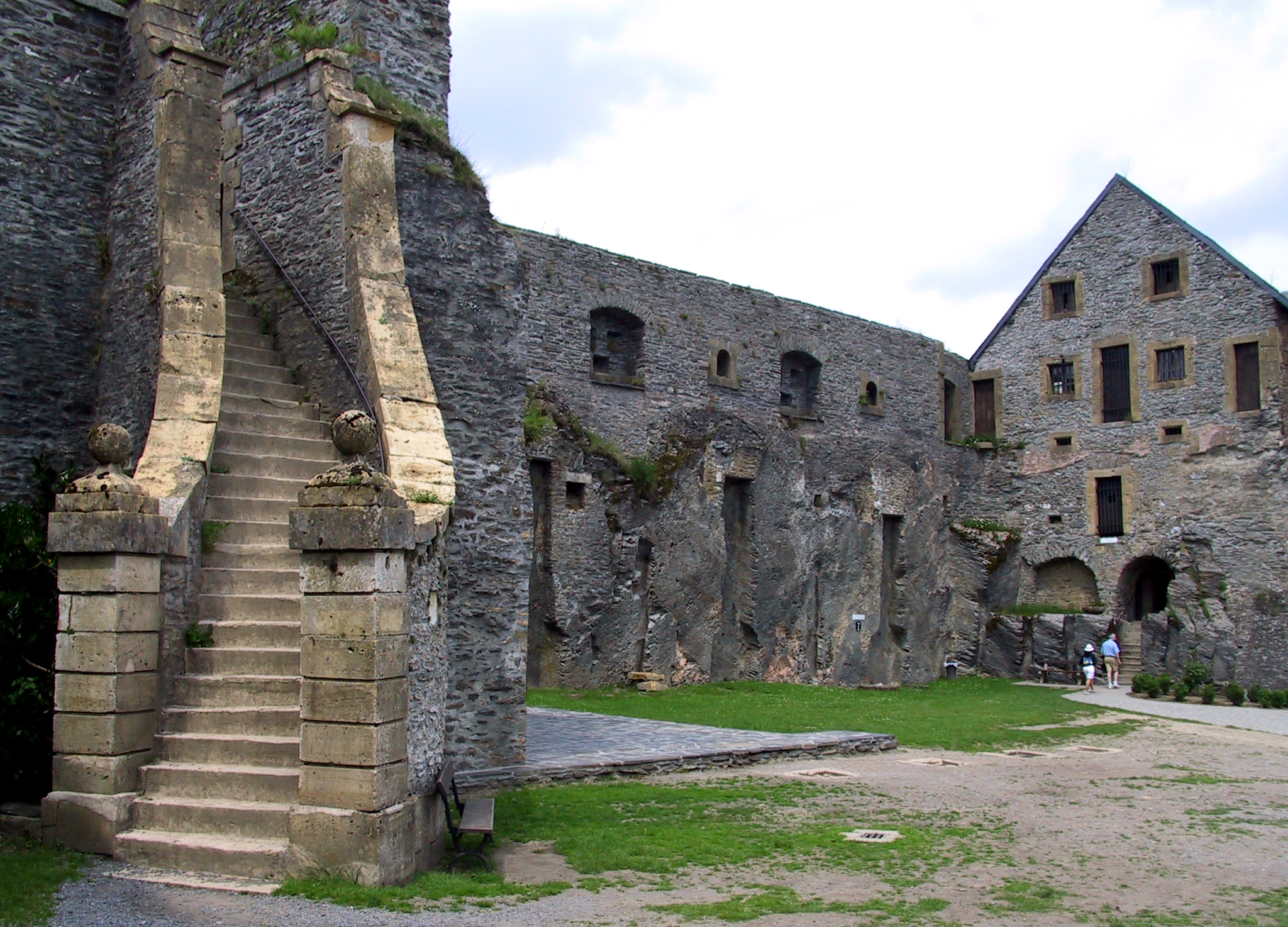 Bild vom Inneren der Burg Bouillon