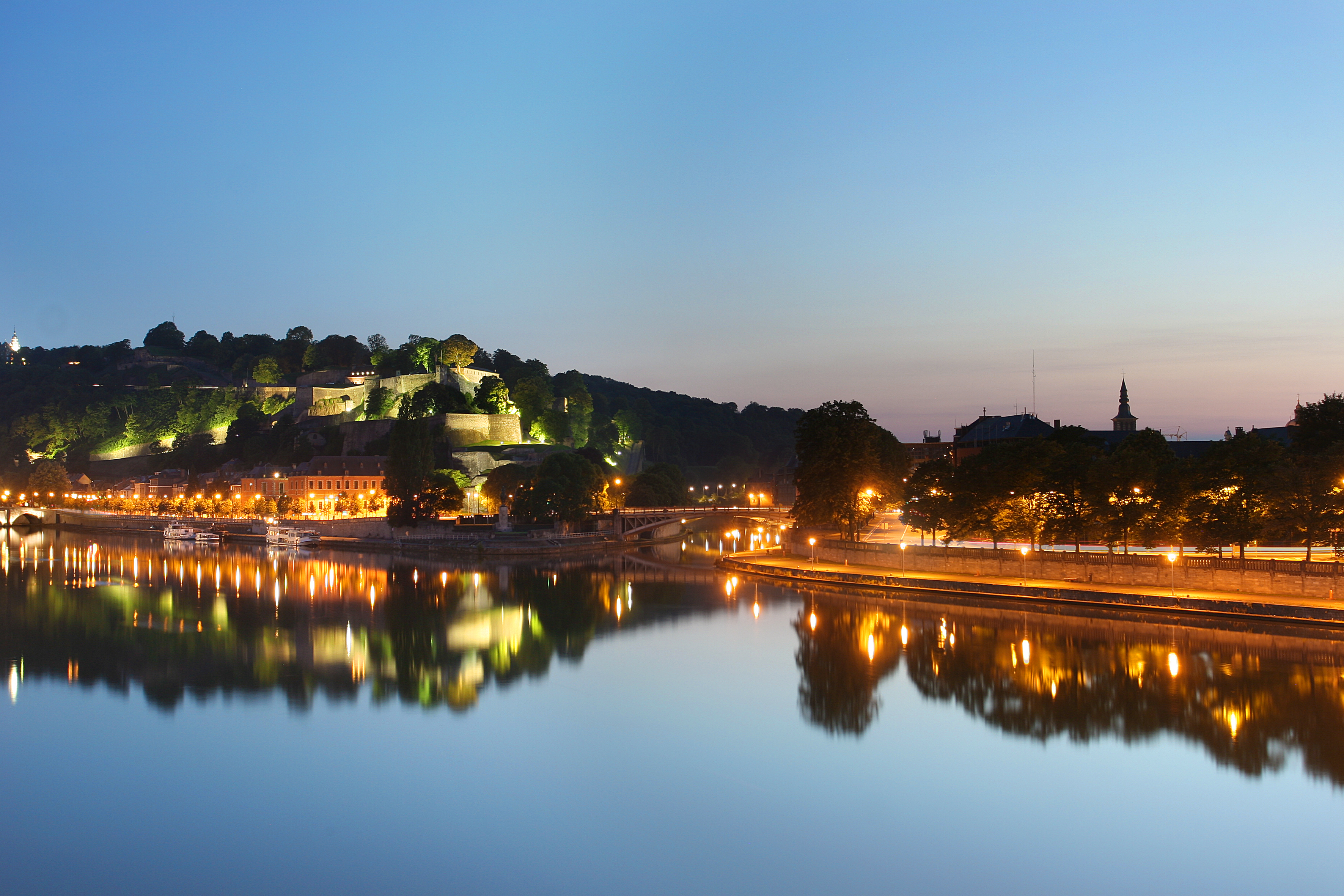 Panorama de la Citadelle de Namur de nuit
