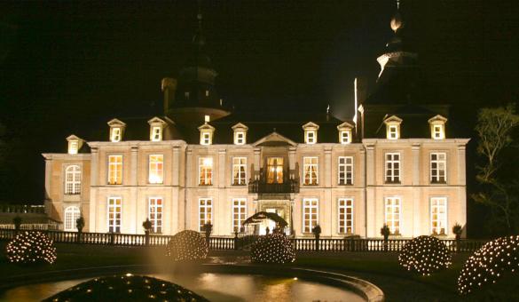 Façade illuminée du Château de Modave