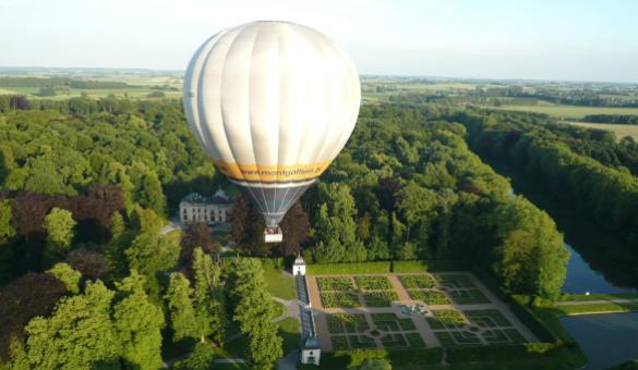 Parc d'Enghien - cité médiévale - Ducs d’Arenberg - Patrimoine Majeur de Wallonie - montgolfière