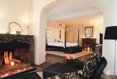 Chambre avec cheminée de l'hôtel Manoir de Lébioles à Spa