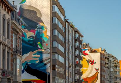 Oeuvre Street Art à Liège - L'Homme de la Meuse par Sozyone González sur le quai de la Boverie