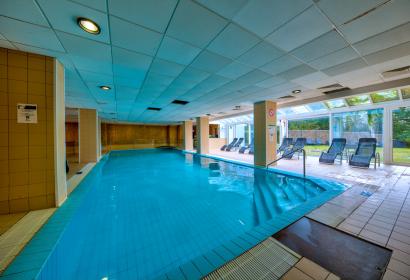Swimmingpool im Hotel Silva Spa-Balmoral in Spa