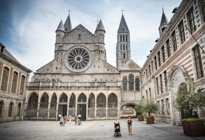 Tournai - place de l'Evêché - Cathédrale Notre-Dame