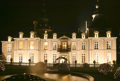 Façade illuminée du Château de Modave