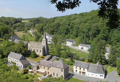 De mooiste dorpjes van Wallonië - Lompret - klokken - natuur - blauwe hemel - landschap