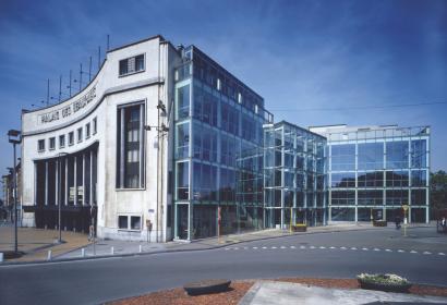 Photo de la façade du Palais des Beaux Arts de Charleroi