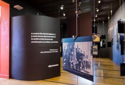 Salle d'exposition de photos et de textes de Guillaume Apollinaire