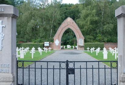 French military cemetery in Fosses-la-Ville - 1914-18 Memorial Trail