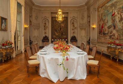 Large room of the Château de Beloeil decorated for the Amaryllis competition