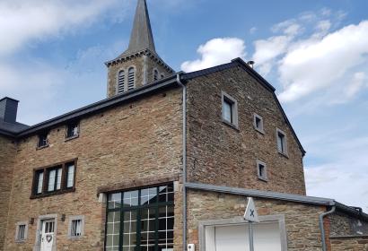Building of the rural gîte Le Repos du Clocher in Daverdisse