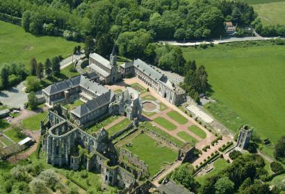 Vue aérienne de l'Abbaye d'Aulne