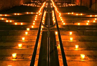 Marches de la Montage de Bueren illuminées d'une multitude de bougies