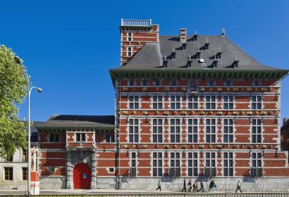 Le Grand Curtius Liège - Grand Curtius - façade - ciel bleu