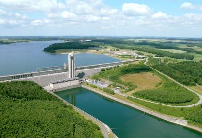 Discover the Eau d'Heure lakes, the Plate Taille dam at Boussu-lez-Walcourt