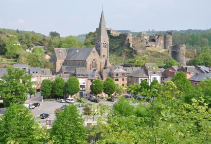 Entdecken Sie die Burgruine von La Roche-en-Ardenne in der Provinz Luxemburg