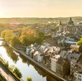 Vue sur Namur, la Sambre et la cathédrale Saint Aubain