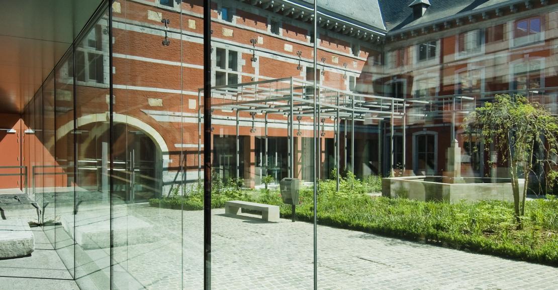 Inner courtyard of the Grand Curtius in Liège 